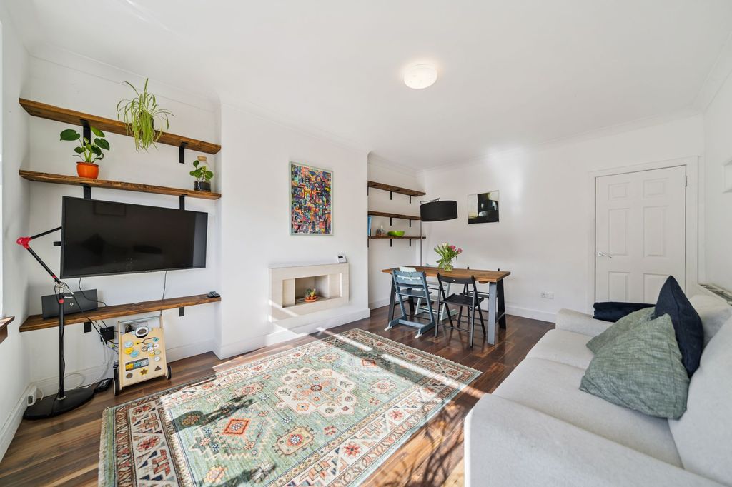 Property photo 3 of 19