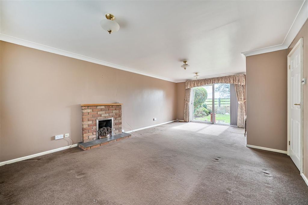 Property photo 2 of 11