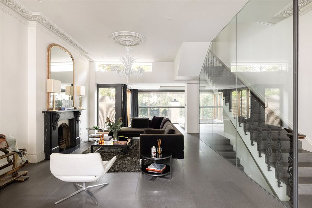 Property photo 2 of 24 Picture No. 13