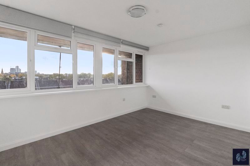 Property photo 3 of 10 Photo 9