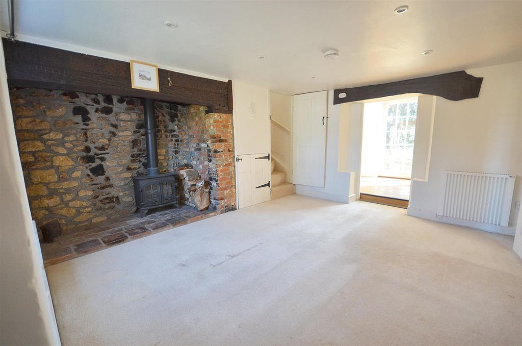 Property photo 3 of 15 Sitting Room