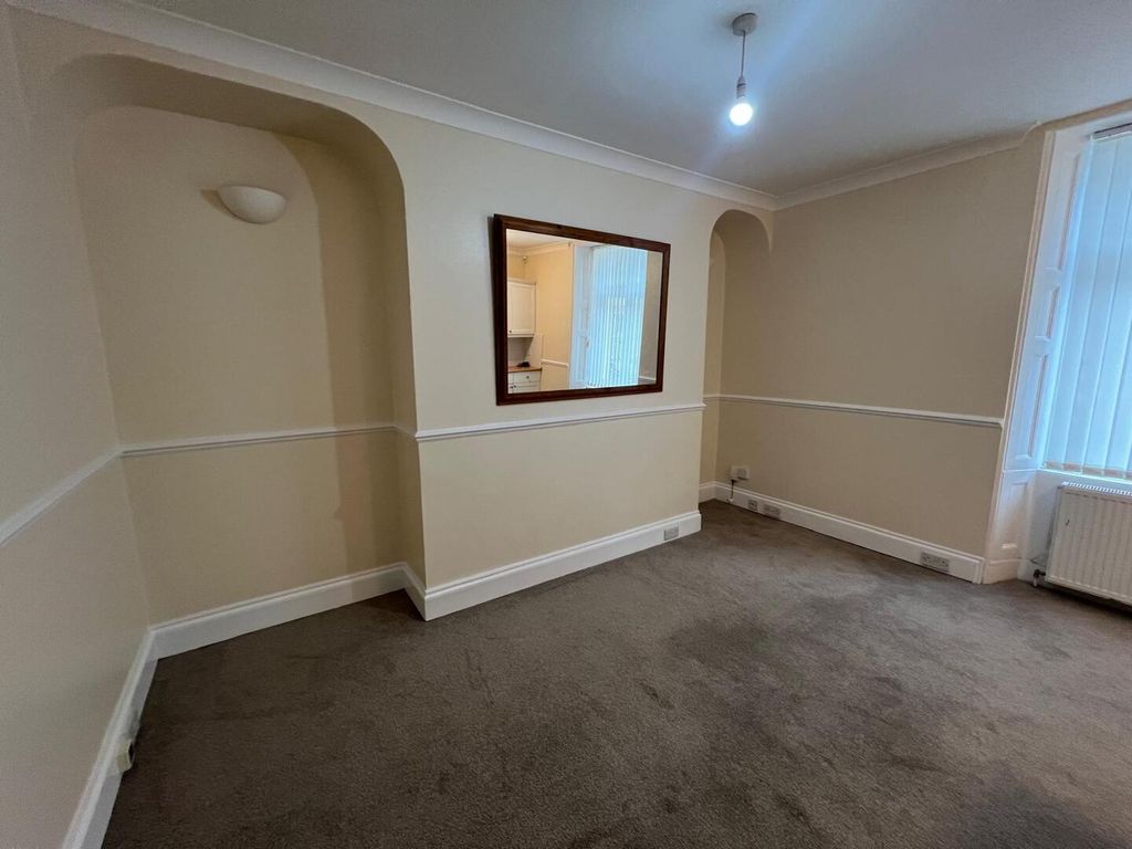 Property photo 2 of 6 Living Room