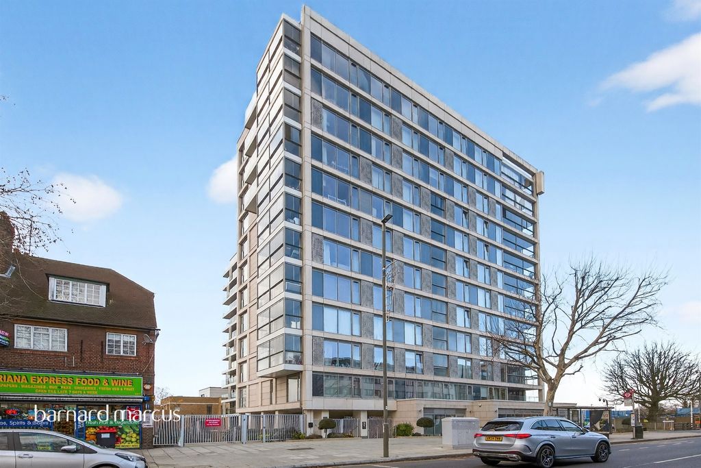 Property photo 1 of 12