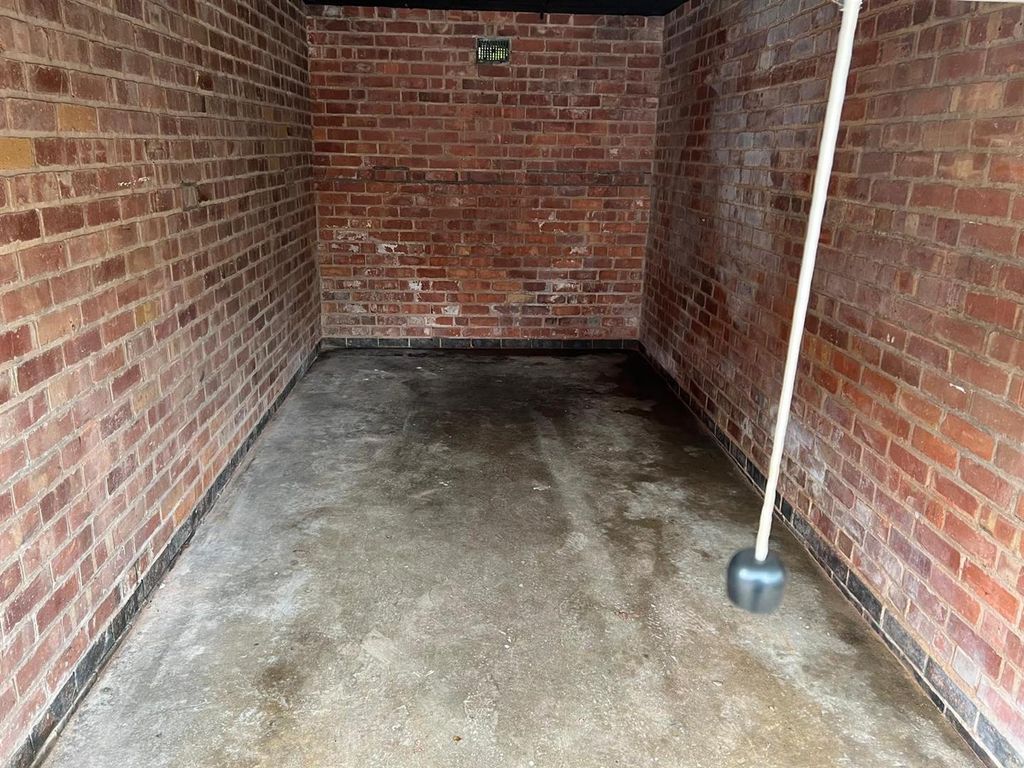 Property photo 3 of 5 Garage 3.Jpg