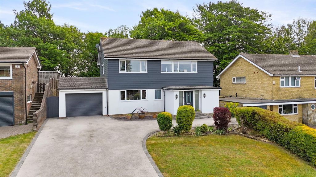 Property photo 1 of 29 Longlands 20-001.Jpg
