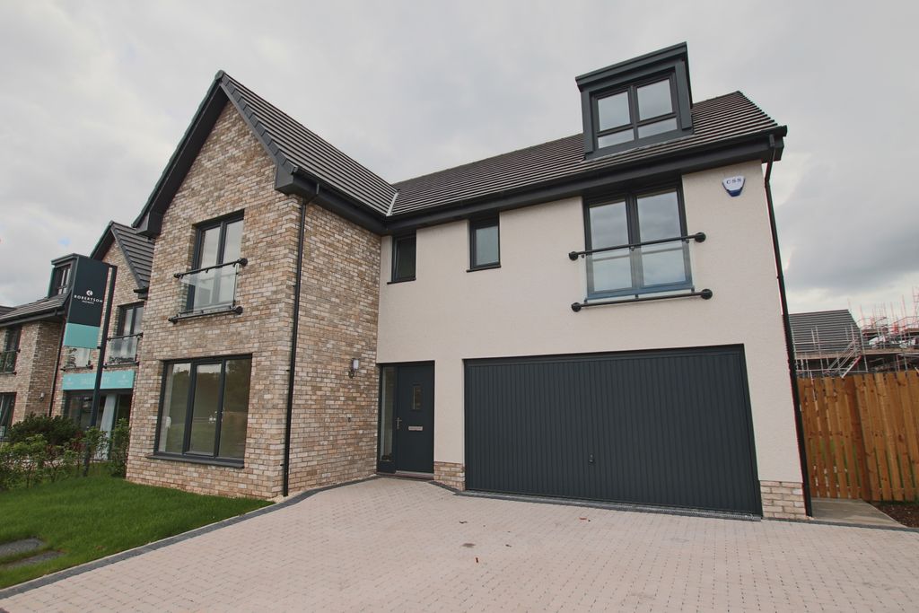Property photo 1 of 21 External