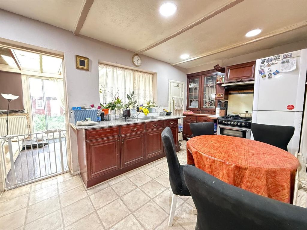 Property photo 3 of 9 02.Jpeg