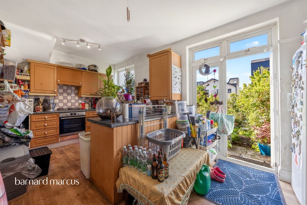 Property photo 3 of 14