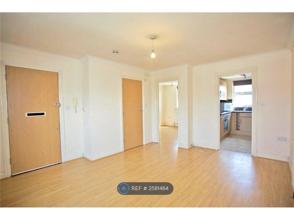 Property photo 2 of 5 Living Room