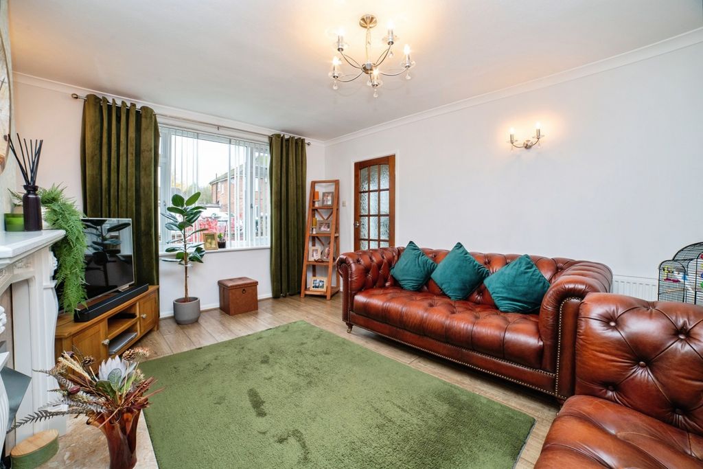 Property photo 2 of 17 Photo