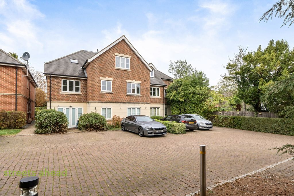Property photo 3 of 23 Ffda4535-55F9-482...