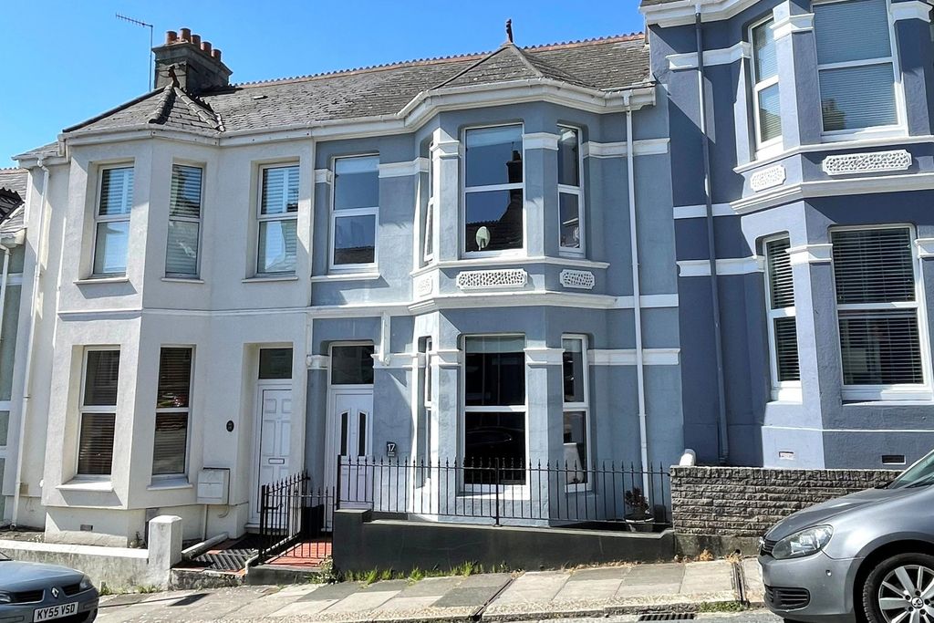 Property photo 1 of 17