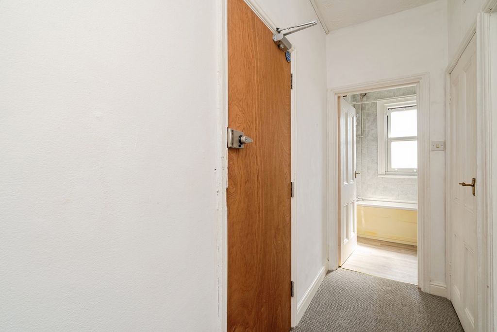 Property photo 2 of 17 Photo