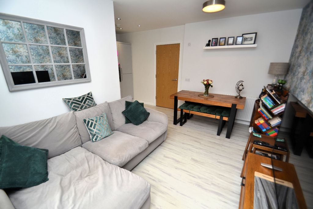 Property photo 3 of 28 5513435