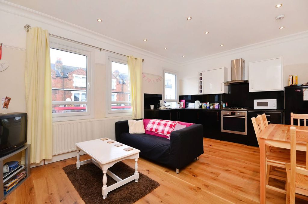 Property photo 2 of 11