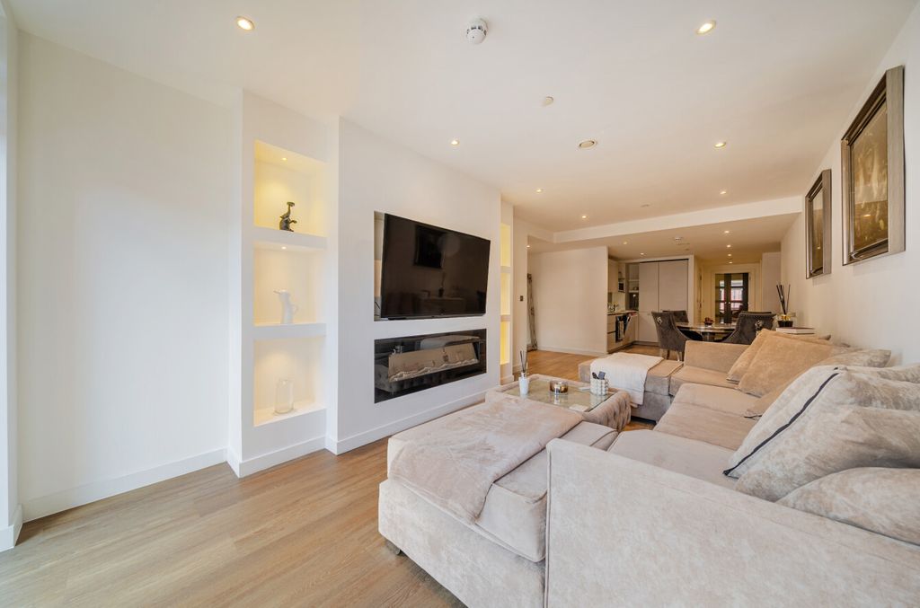 Property photo 2 of 20 1502544-14-6A7462...