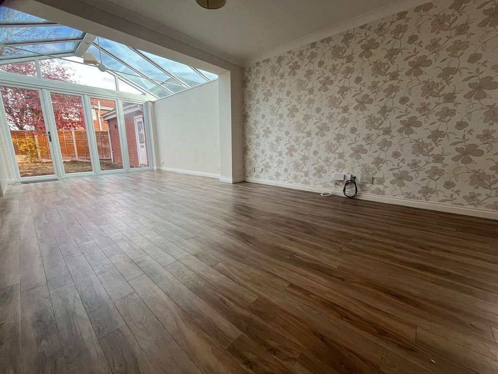 Property photo 2 of 11 Image