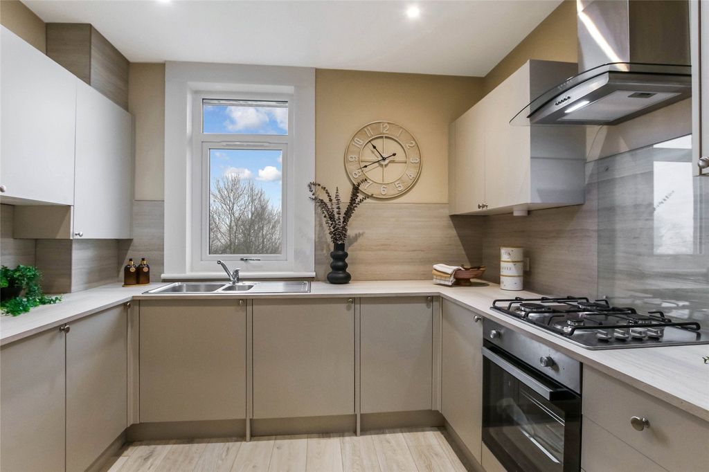 Property photo 2 of 21 Picture No. 09