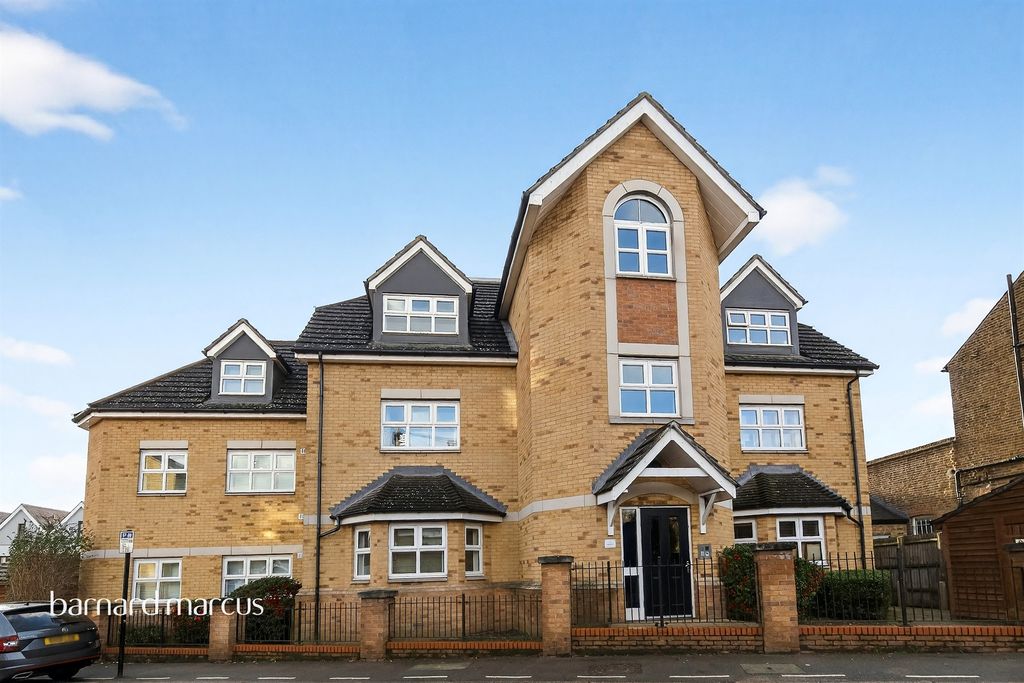 Property photo 1 of 9