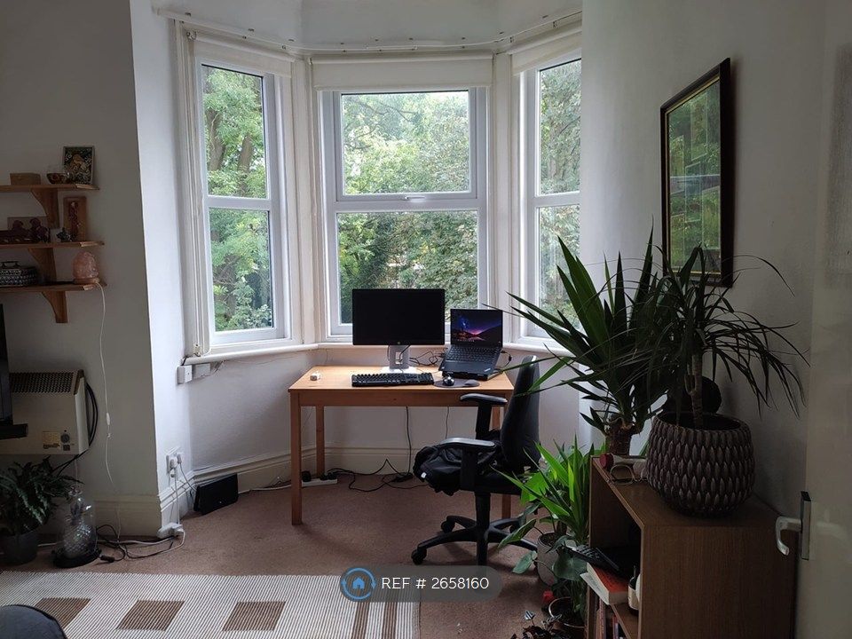 Property photo 2 of 6 Lounge