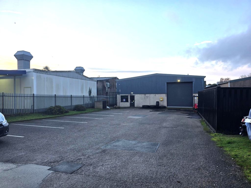 Property photo 2 of 8