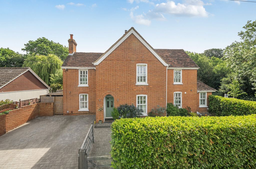 Property photo 1 of 39 1467493-1-6A1d4F5...