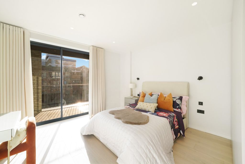 Property photo 2 of 18 Picture No. 42