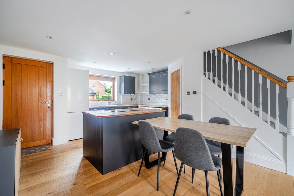 Property photo 1 of 16 Picture No. 14