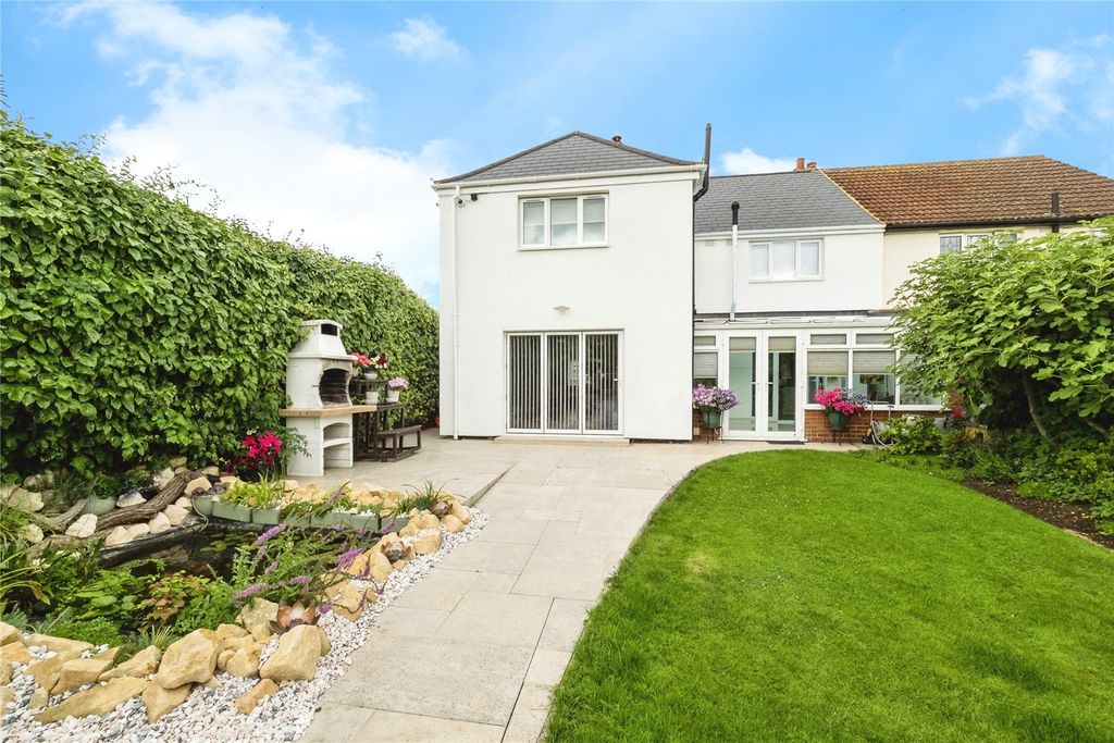 Property photo 2 of 28 Picture No. 05