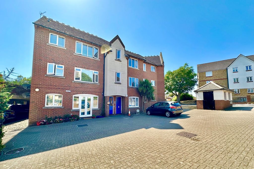 Property photo 1 of 7