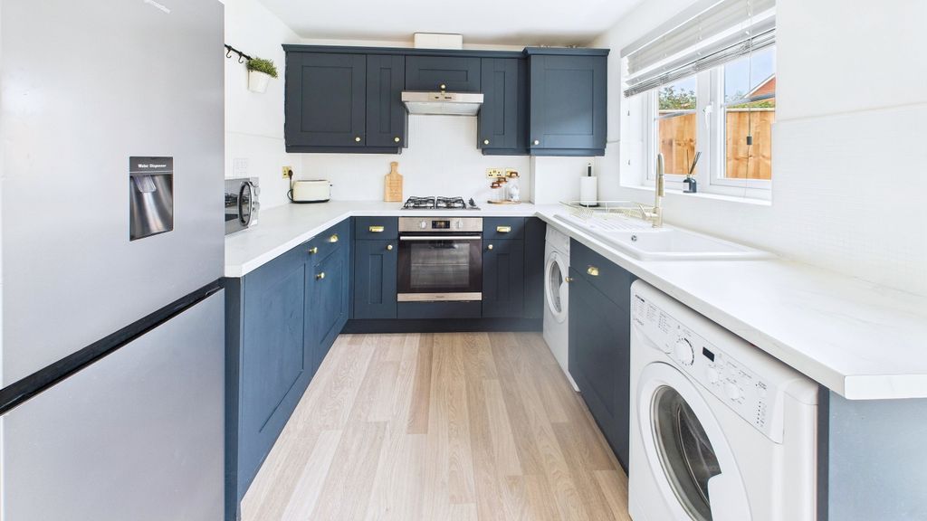 Property photo 3 of 20 Cam02351G0-Pr0085-Still024