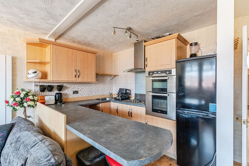 Property photo 3 of 15
