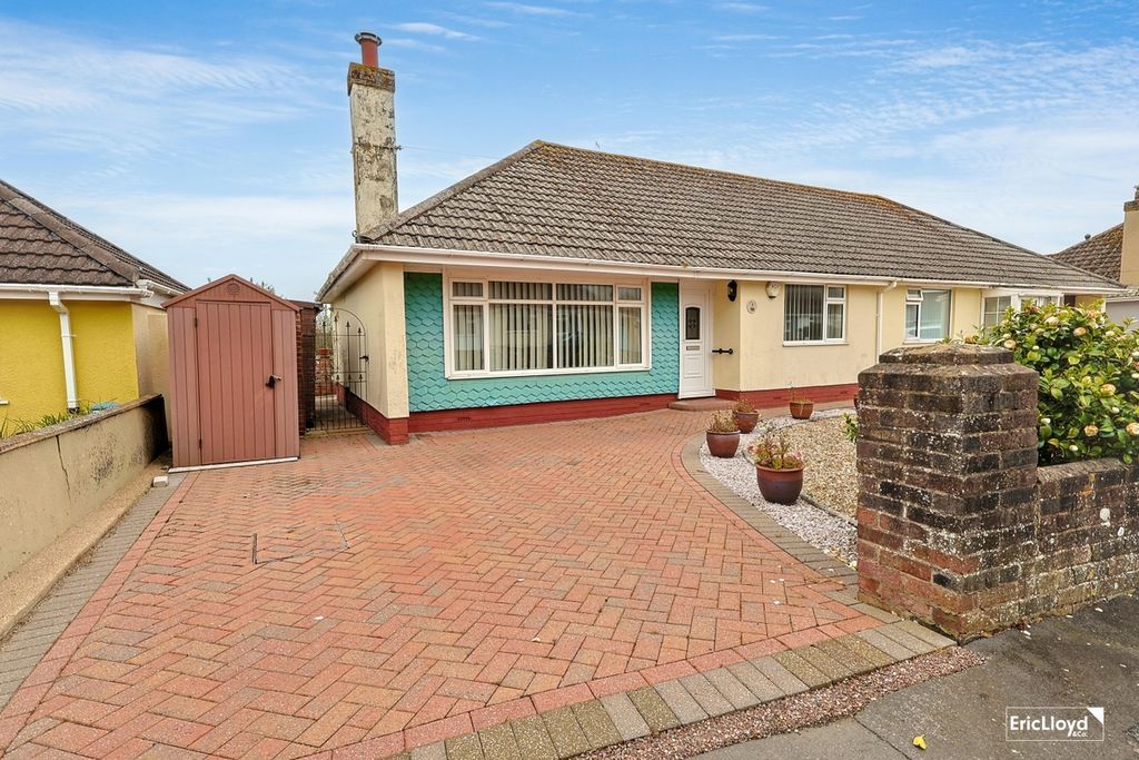 Property photo 1 of 11 Photo 11