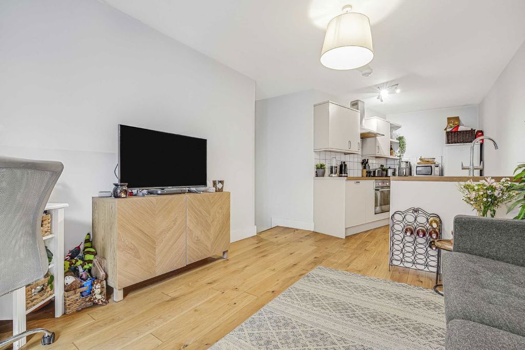 Property photo 3 of 7