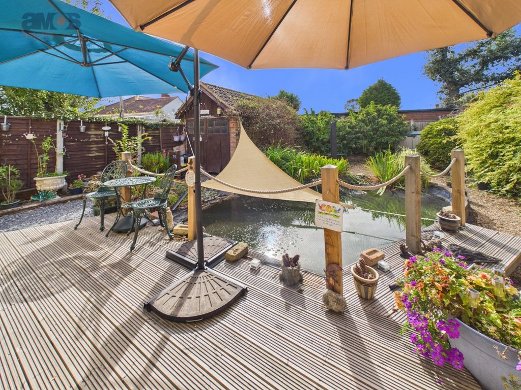 Property photo 2 of 33 5573533