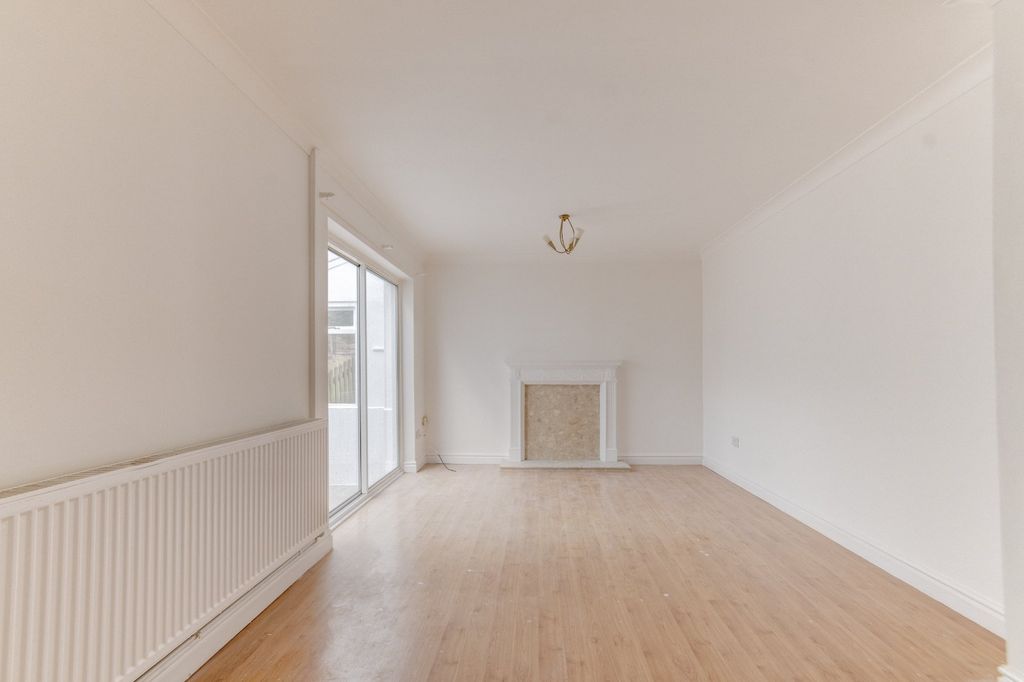 Property photo 2 of 13 Picture No. 11