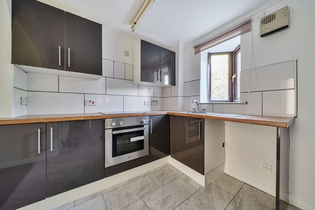 Property photo 2 of 14 Kitchen