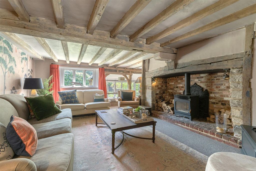 Property photo 2 of 34 Sitting Room
