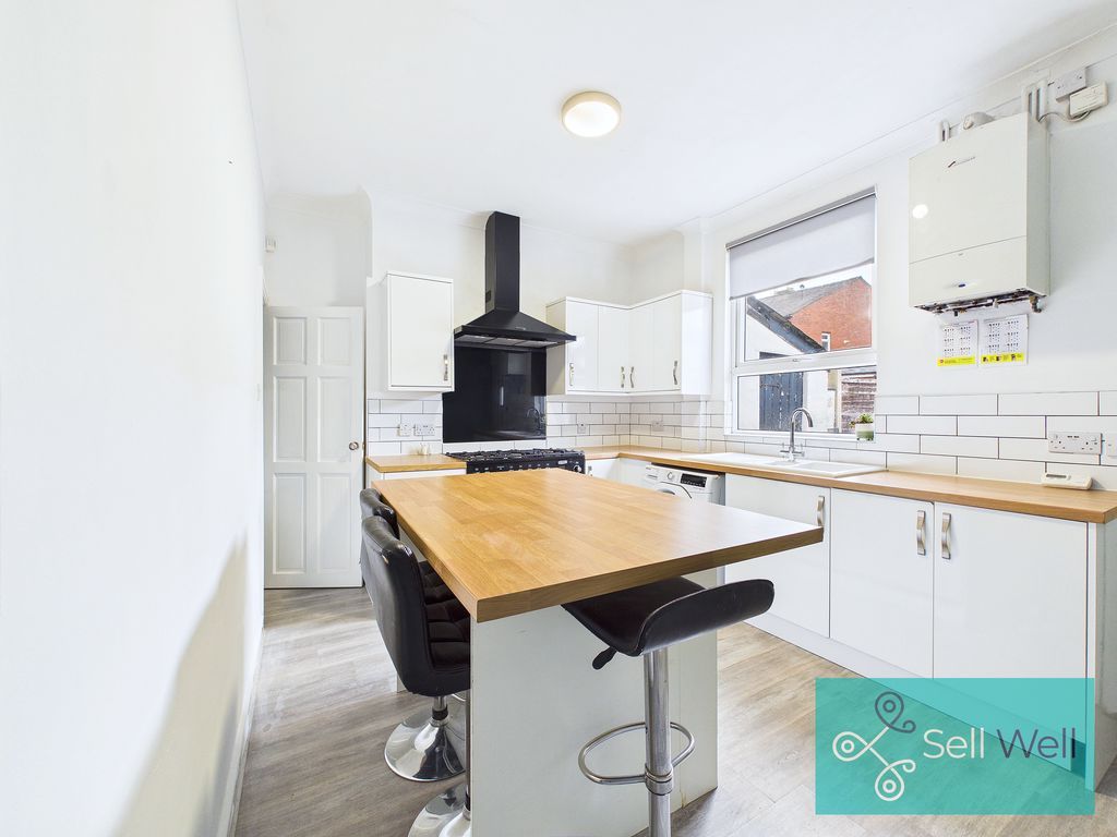 Property photo 3 of 17 Kitchen/Diner