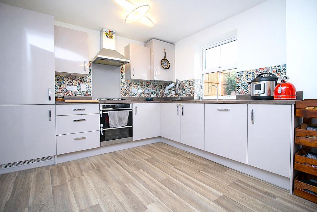 Property photo 2 of 20 7.Png