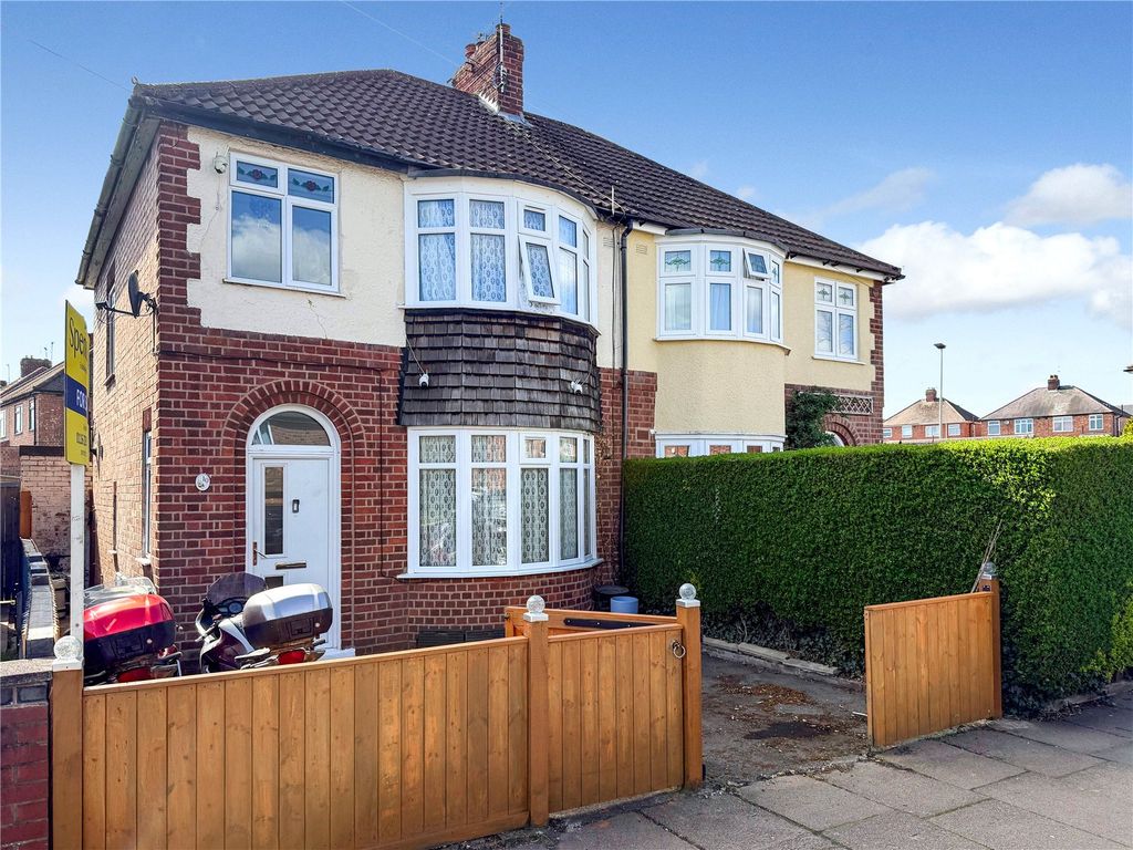 Property photo 1 of 21 Front