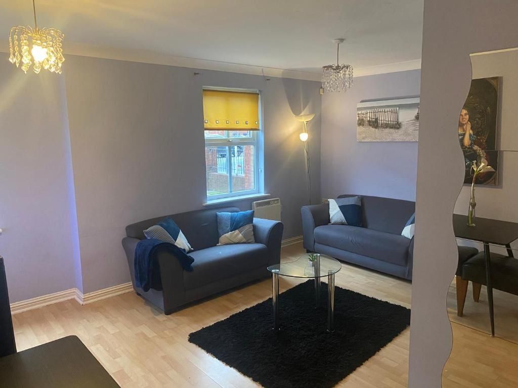 Property photo 2 of 9 Living Room 111.Jpeg