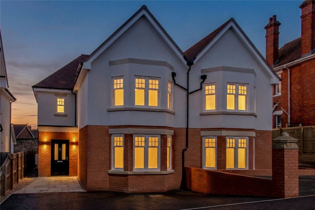 Property photo 1 of 27 Picture No. 31