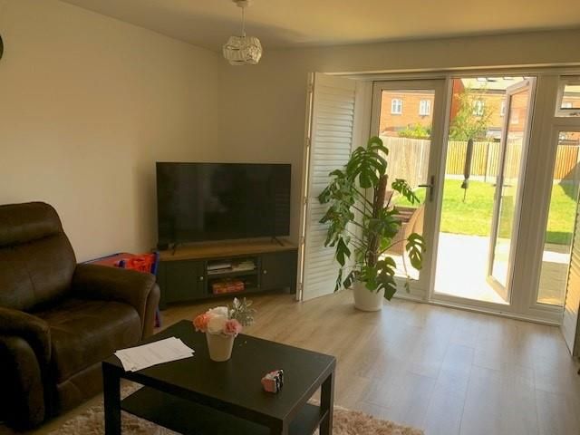 Property photo 2 of 10 Lounge.Jpg