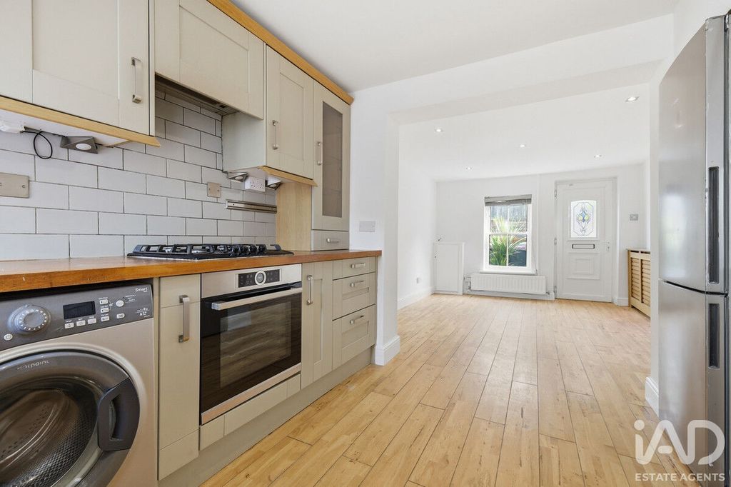 Property photo 3 of 14