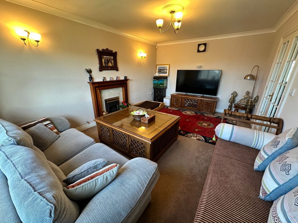 Property photo 2 of 24