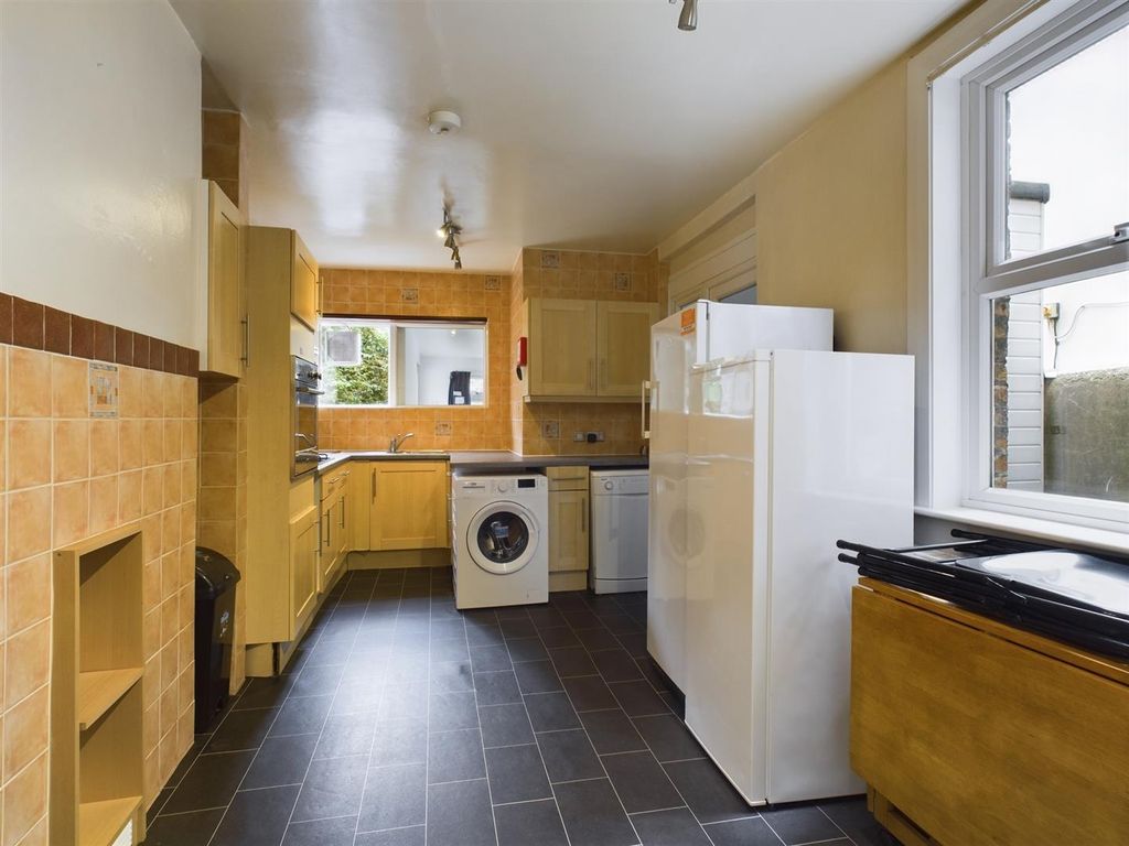 Property photo 3 of 13 Cam02534G0-Pr0096-Still004.Jpg