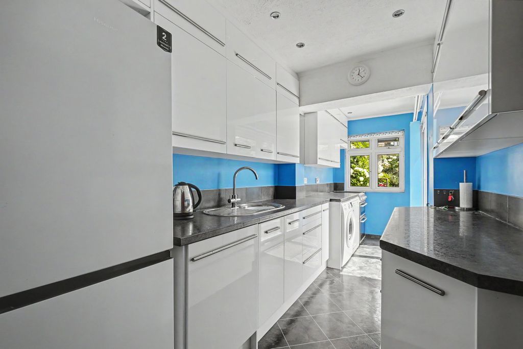 Property photo 2 of 49