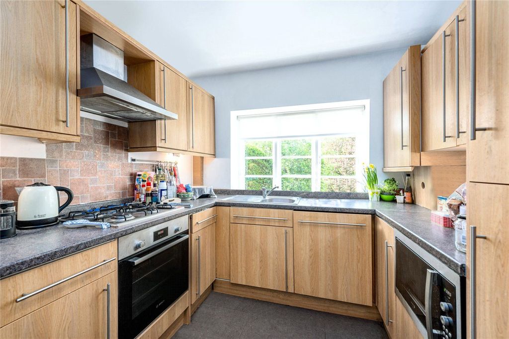 Property photo 2 of 13 Photo 3