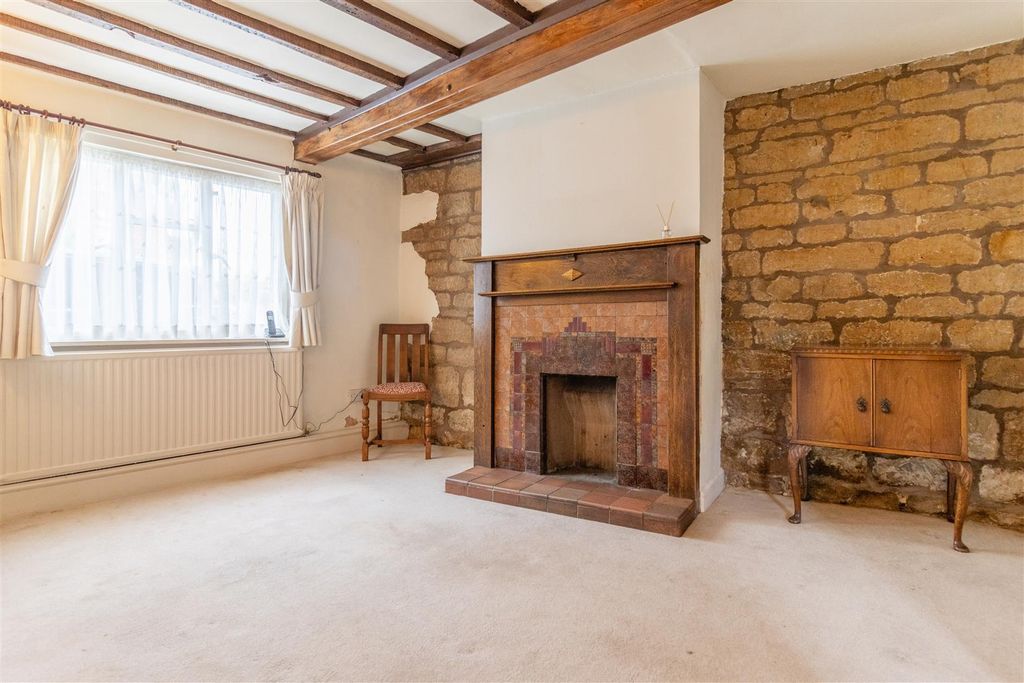Property photo 3 of 27 Brook Street, 11-23.Jpg
